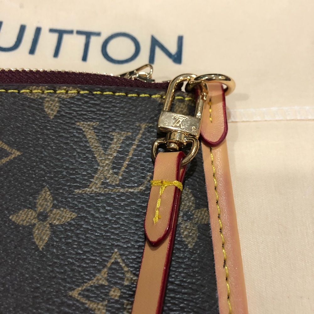Fashion LV Monogram Zip Wristlet in Brown with Tan Trim - Picture 5 of 6